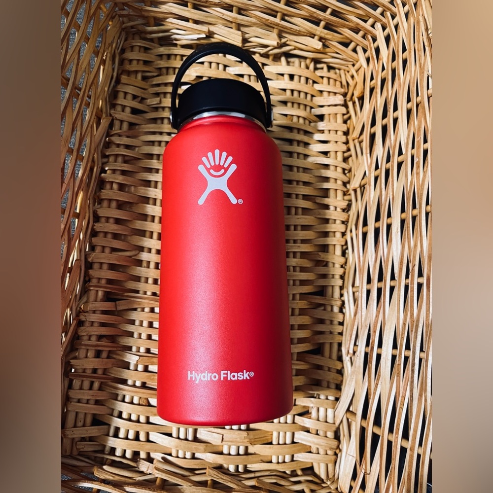 Hydro Flask - Picture 2 of 3